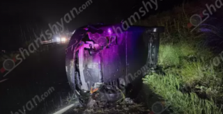Երևան-Իջևան ավտոճանապարհին 18-ամյա վարորդը «GEELY» էլեկտրոմոբիլով բախվել է հողաթմբերին