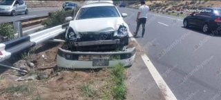 «Արծվի թևեր»-ի մոտ 28-ամյա վարորդը «Nissan Teana»-ով բախվել է երկաթե արգելապատնեշներին