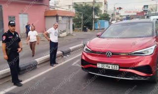 Երևանյան խճուղում բախվել են հեծանիվը, «Volkswagen»-ը և «Chevrolet»-ն․ հեծանվորդը տեղափոխվել է հիվանդանոց