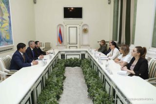 Գլխավոր դատախազը Հայաստանում Ղազախստանի դեսպանի հետ քննարկել է երկուստեք հետաքրքրություն ներկայացնող հարցեր