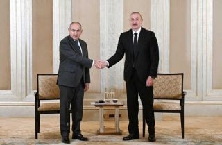 Փաշինյանը փաստորեն ընդունում է Ադրբեջանի գլխավոր պնդումը, թե Հայաստանը «բռնшզավթել է Ադրբեջանի տարածքները». Սուրենյանց