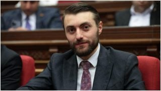 Ալեն Սիմոնյանը հայտարարություն է արել Արեն Մկրտչյանի` մանդատից հրաժարվելու մասին