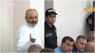 Վազգեն Գալստանյանը 1995թ. մահացել է. ես Բագրատ արքեպիսկոպոս Գալստանյանն եմ. Բագրատ Սրբազան