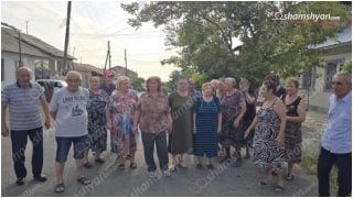 Երևանի Էրեբունու Ջրաշեն բնակավայրում 500-ից ավելի բնակիչներ սպառնում են Տիգրան Ավինյանին, Էրեբունու թաղապետին՝ դիմել կտրուկ միջոցների