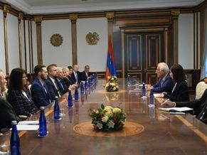Խաչատուրյանն ընդունել է «Save Armenia» հուդայա-քրիստոնեական միության պատվիրակությանը