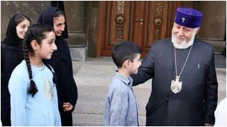 Այսօր էլ Հայոց Եկեղեցին է այն կամուրջը, որ կապում է աշխարհասփյուռ հայությանը հայրենի հողին