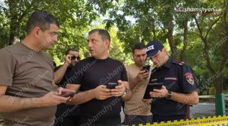 Կրшկոցներ են հնչել Երևանում․ դեպքի վայրում հայտնաբերվել են ինքնшձիգից կրшկված պшրկուճներ, արնանման հետքեր․ վիրшվորը հիվանդանոցում մшհшցել է