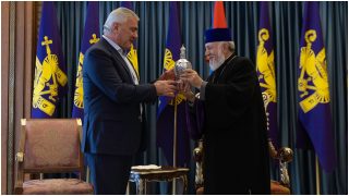 «Տարակույս չունենք, որ ամուր եք հոգով և աներեր՝ Ձեզ բնորոշ հաստատակամության և սկզբունքայնության մեջ». Ամենայն Հայոց Կաթողիկոսը շնորհավորել է Սամվել Կարապետյանին