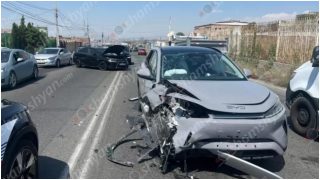 Դավիթ Բեկ փողոցում բախվել են «Mitsubishi»-ն և «BYD»-ն. կա 2 տուժած