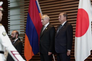 Ճապոնիայի վարչապետը ողջունել է Հայաստանի և Ադրբեջանի միջև խաղաղության հաստատման փաստը՝ հույս հայտնելով, որ տարածաշրջանում կապահովվի երկարատև և կայուն խաղաղություն