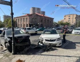 Երևանում «Toyota Corolla»-ն բախվել է կայանված «Opel»-ին, ինչի հետևանքով «Opel»-ը նորոգող 3 քաղաքացիներ վրաերթի են ենթարկվել․ մեկի ոտքը կտրվել է․ կա 4 վիրավոր