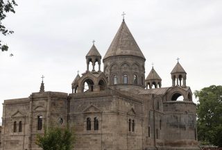 Դուրս կբերվի Սուրբ Արիստակես Հայրապետի մասունքակիր Աջը