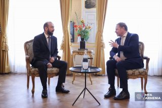 Հայաստանի և Նիդեռլանդների ԱԳ նախարարներն առանձնազրույց են ունեցել