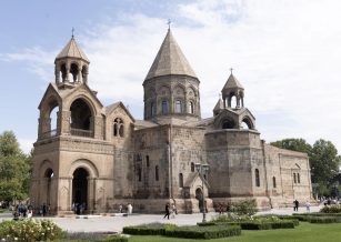 Հայրենի մեր երկրում արդարադատությունն  անթաքույց ծառայեցվում է քաղաքական քինախնդրությանը. Մայր աթոռի հայտարարությունը