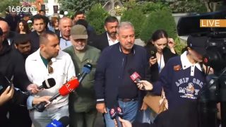 Շան հետ ընկերություն արա, փայտը ձեռքիցդ մի գցիր. Ռոմիկ Մխիթարյանը՝ խաղաղության մասին