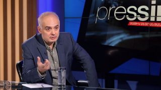 Ձեր տգետը կարող ա 5 րոպե էլ չդիմանար, նա չի տիրապետում ո՛չ արցախյան խնդրի հետ կապված փաստաթղթերին, ո՛չ էլ աշխարհաքաղաքական նրբություններին. Լևոն Զուրաբյան