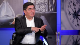 Ինչպե՞ս են ՔՊ-ականները հաղթահարել աղքատությունը գլուխներում ու գրպաններում․ Մեսրոպ Մանուկյանը նոր շարք է սկսել