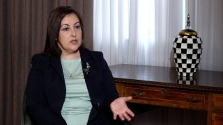 Ռևմատոիդ արթրիտի դեպքում կարող են զարգանալ տարբեր դեֆորմացիաներ․ «կարապի վզիկ», «կոճակի կանթ»․ որո՞նք են պատճառները