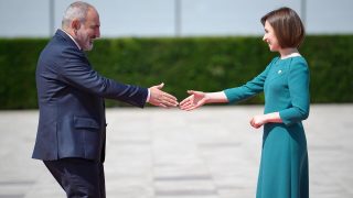 Փաշինյանին խորհուրդ են տալիս կրկնել «Սանդուի օրինակը»
