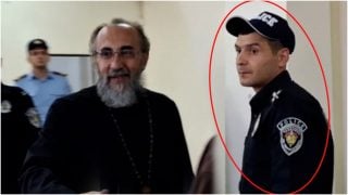 «Պարտաճանաչ» ոստիկանը դարձյալ «կանխեց» Միքայել Սրբազանին ողջունել իր հոգևոր եղբայրներին