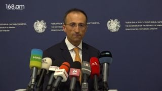 Ես երբեք որևէ մեկի սև ցուցակում  չեմ եղել. Արսեն Թորոսյանը բարկացավ լրագրողների հարցերի տարափից