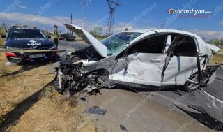 Արարատում բախվել են «Nissan»-ն ու «Audi»-ն. վերջինը կոտրել է գազախողովակը. կան տուժածներ