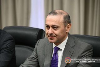 ՀՀ ԱԽ քարտուղարն ու Բեռլինի Դաշնային հետախուզական ծառայության փոխնախագահը քննարկել են մի շարք հարցեր