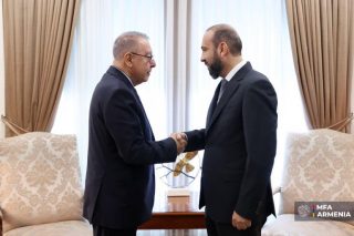 Ինչ նվեր է ստացել Արարատ Միրզոյանը Սերդար Քըլըչից