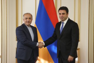 Ալեն Սիմոնյանն ու Իրանի դեսպանը քննարկել են տարածաշրջանային վերջին զարգացումները