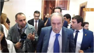 Ելք միշտ կա. Լևոն Տեր-Պետրոսյանը արձագանքեց լրագրողների հարցերին