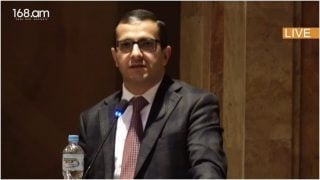 Լևոն 1-ինը փաստորեն առաջին թագավորն էր, որը Բյուզանդիայից ստացել է թագ. Թորոսյան