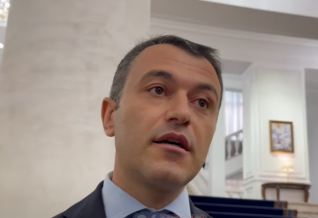 Իր ամուսինն է հայհոյանքներ ուղարկել ինձ. Կադաստրի կոմիտեի ղեկավարը ծեծի միջադեպից հետո չի պատրաստվում պաշտոնը թողնել