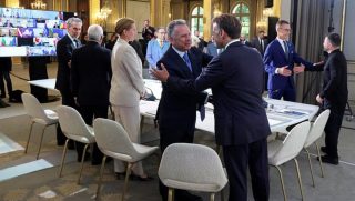 Ուիթքոֆը վաղաժամ լքել է «կամավորների կոալիցիայի» հանդիպումը