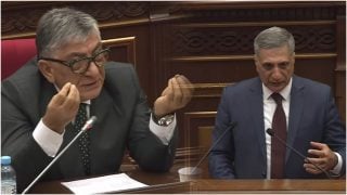 Խաչատուր Սուքիասյանն Արմեն Դանիելյանին առաջարկում է Աննա Գրիգորյանին «դաս» տալ նախկինների վերաբերյալ