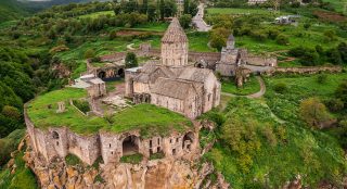 Էջմիածնի տաճարը, Նորավանքը, Տաթևի վանքը՝ «Տաթևի թևեր» ամենաերկար ճոպանուղով, Սելիմի քարավանատունը՝ La Repubblica-ի դիտակետում