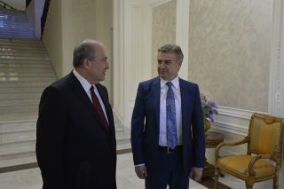 Ստամբուլի նախկին քաղաքապետի «լրտեսության» գործով կասկածյալի հեռախոսում հայտնաբերվել է ՀՀ նախկին նախագահի և նախկին վարչապետի հեռախոսահամարները Ստամբուլի նախկին քաղաքապետի «լրտեսության» գործով կասկածյալի հեռախոսում հայտնաբերվել է ՀՀ նախկին նախագահի և նախկին վարչապետի հեռախոսահամարները