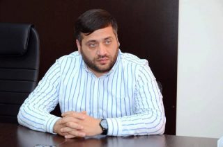 Շենգավիթ վարչական շրջանի ղեկավարը դադարեցնում է աշխատանքային գործունեությունը