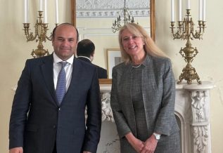 Նարեկ Մկրտչյանը հանդիպել է ԱՄՆ Աղոթքի ազգային օրվա հանձնախմբի նախագահի հետ