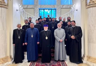 Գարեգին Երկրորդը հանդիպում է ունեցել Վայոց Ձորի և Տավուշի թեմերի հոգևոր սպասավորների հետ