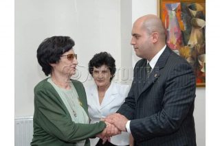 Ուսուցչի օրվա առիթով շնորհավորելով ձեզ՝ ուզում եմ խոնարհումս բերել եւ շնորհակալ լինել ձեր առաքելության համար. Արմեն Աշոտյան