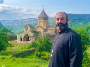 Քահանան կոչված է գործելու ոչ իր կամքով, այլ՝ Եկեղեցու կարգի ու առաջնորդության ներքո. Տեր Վրթանես Բաղալյան
