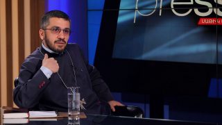 Իբրեւ կեցվածք եւ դիրքորոշում՝ միանում եմ խղճի եւ հայրենիքի կալանավոր Միքայել սրբազանի խնդրանքին՝ ուղղված Վեհափառ Հայրապետին, որ անհողդողդ եւ անսասան մնա. Հայր Ռուբեն