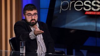 Շատ խորհրդանշական է, որ հարևան պետության ղեկավարը հայկական տեղանունների, Սևանի, ազերների վերադարձի մասին ելույթ էր ունենում իրենց երկրի գիտությունների ակադեմիայում… Հովակիմ Զաքարյան