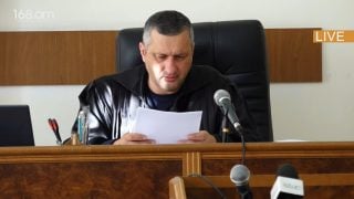 Ռոման Երիցյանն էլ չեկավ հա. Դավիթ Սարգսյանի գործով դատական նիստը հետաձգվեց