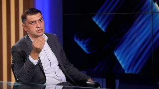 Գյումրիում նրանք իրենց թույնը խառնեցին ոչ միայն մեռոնին, այլ թունավորեցին եղբայրությունը, հարազատ տունն ու հայրենիքը, օջախը…Մհեր Աբրահամյան