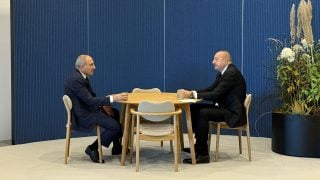 Փաշինյանն ու Ալիևը Կոպենհագենում ինչ-որ հարց են քննարկում
