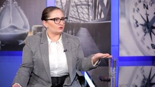 Արդյունքում մենք ունենք նախաստորագրած «թշնամական հայտարարությունների դիվանագիտական ձևակերպումներով թուղթ», որն անվանում են «խաղաղության պայմանագիր». Քրիստինե Վարդանյան