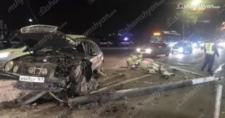 Խոշոր ավտովթար Երևանում ռուսական համարանիշներով «Mercedes»-ի մասնակցությամբ