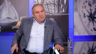 Լափելու և ցրթելու կուսակցությունը հարձակվում է ազնվազարմ հայուհու վրա. Խաչիկ Մանուկյան