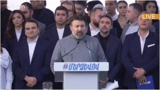 Առա՛ջ Աստված. Գուգարաց թեմի առաջնորդը տերունական աղոթք ասաց Ազատության հրապարակում